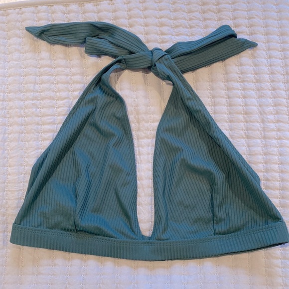 Triangle two-piece top - Picture 2 of 7